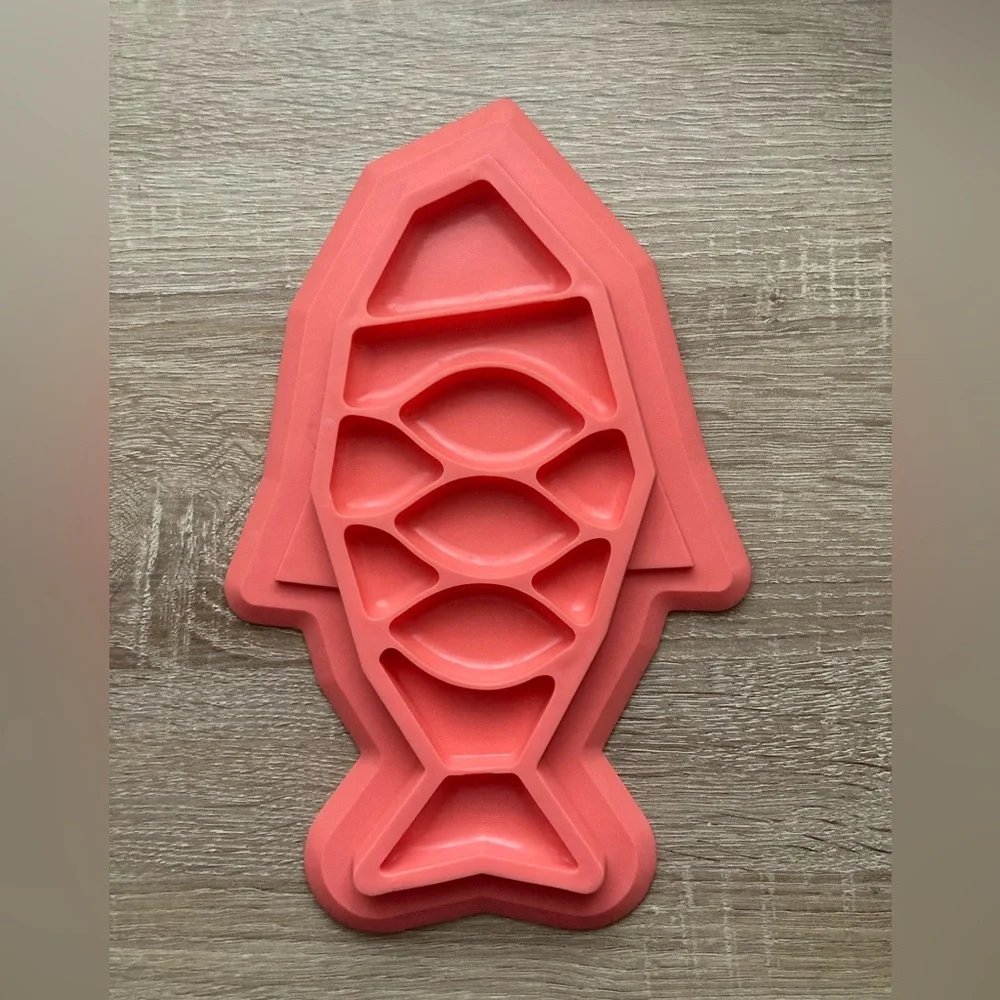 Fishie Fun Cat Feed Mat - Catstages 🐠🐈🐟🐈‍⬛